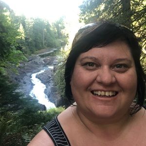 Meet your Posher, Elisa